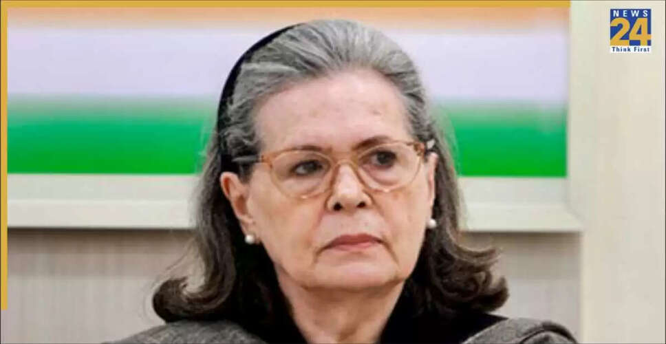 दिल्ली कोर्ट ने सोनिया गांधी के खिलाफ FIR की याचिका खारिज की
