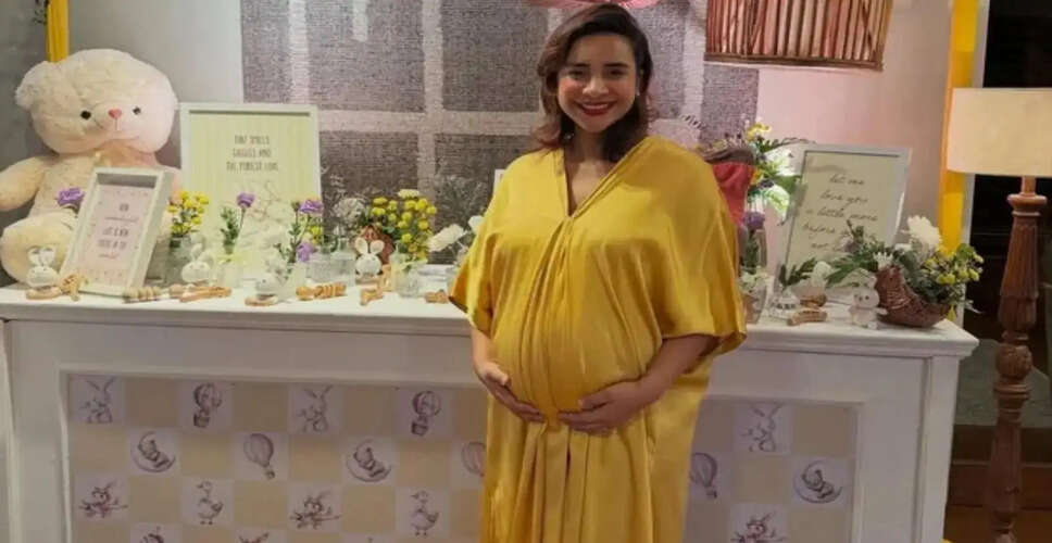 पत्&zwj;रालेखा ने दो खुशखबरी दी: बेटी का जन्म और फिल्म का प्रीमियर