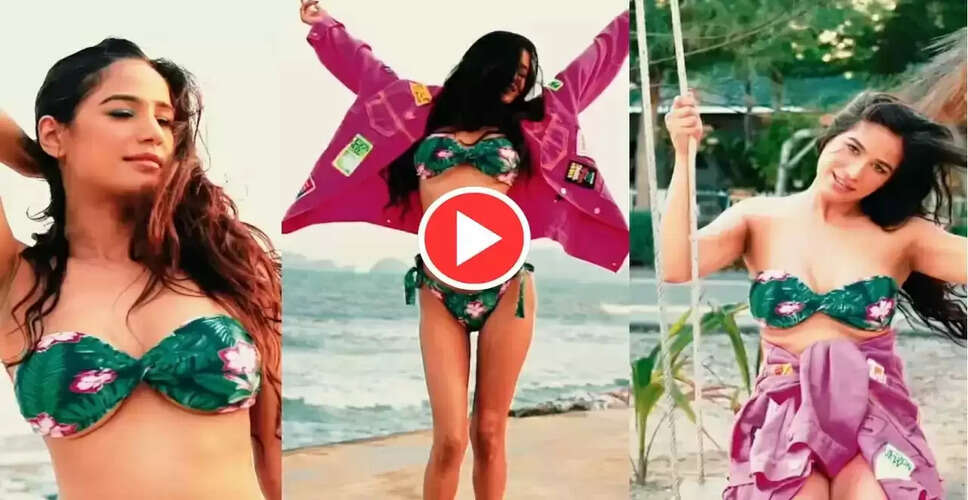 पूनम पांडे का नया सेक्सी वीडियो सोशल मीडिया पर मचा रहा है तहलका