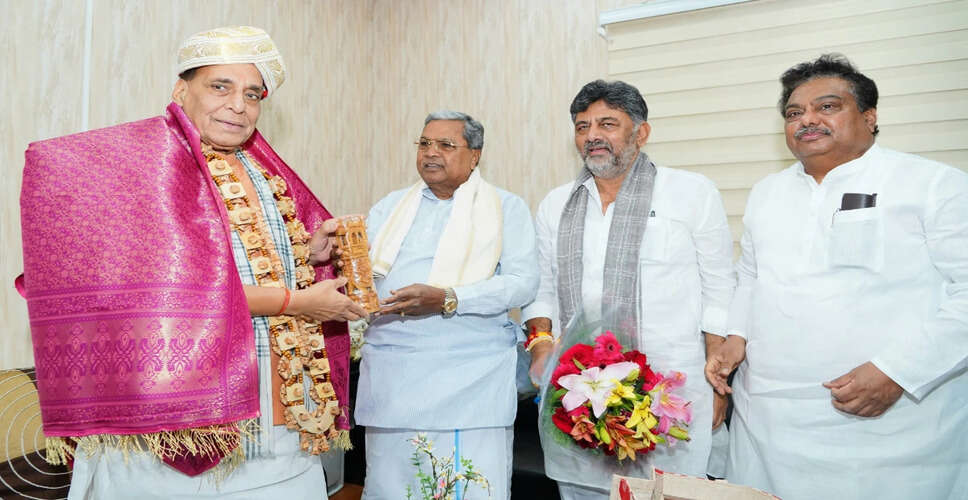कर्नाटक के मुख्यमंत्री और उपमुख्यमंत्री की रक्षा मंत्री से महत्वपूर्ण बैठक