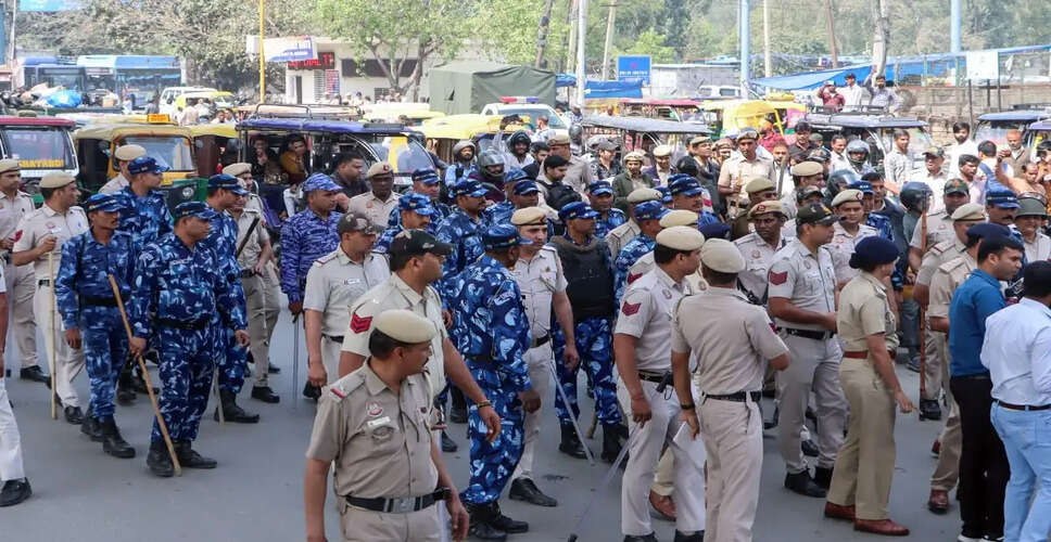 दिल्ली पुलिस ने ISI से जुड़े आतंकवादी नेटवर्क का भंडाफोड़ किया