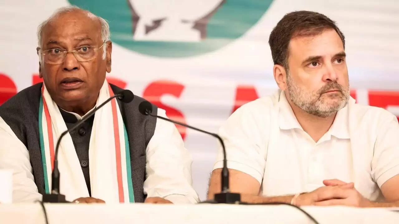 कांग्रेस का मास्टर प्लान: दलित युवक की हत्या और सीजेआई पर हमले के खिलाफ सियासी मोर्चा