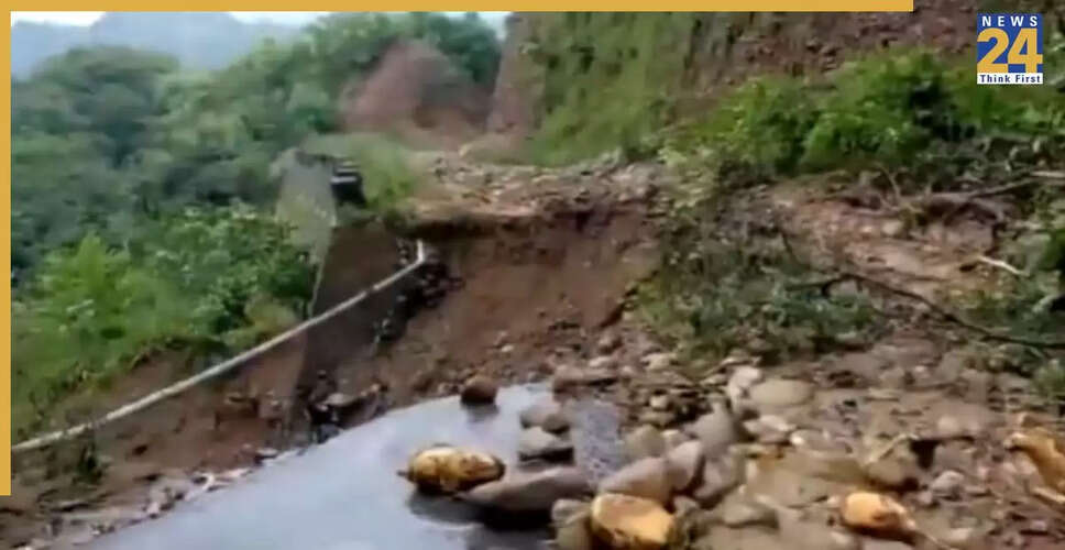 जम्मू-कश्मीर में बादल फटने से चार की मौत, कई घायल