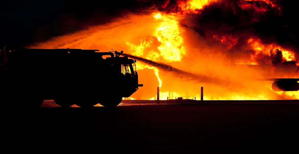 दिल्ली के पहाड़गंज में इमारत में आग, दो शव बरामद