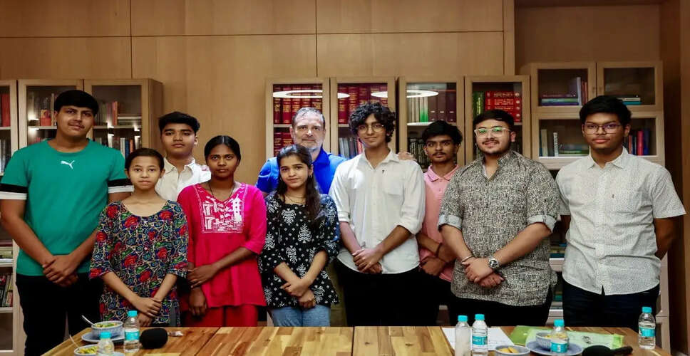 राहुल गांधी ने सीबीएसई छात्रों के साथ की बातचीत, अपमान का सामना करने वाले युवाओं का समर्थन