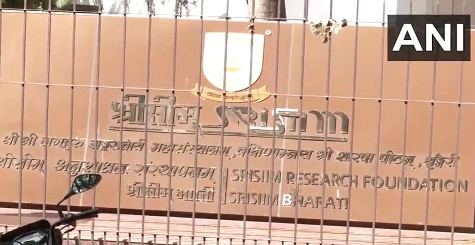 दिल्ली के आश्रम में स्वामी चैतन्यानंद पर छेड़छाड़ के गंभीर आरोप