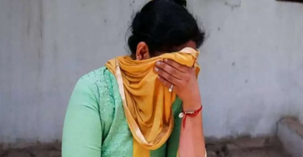 यूपी में प्रेमियों की अनोखी शादी, ग्रामीणों ने किया विवाह