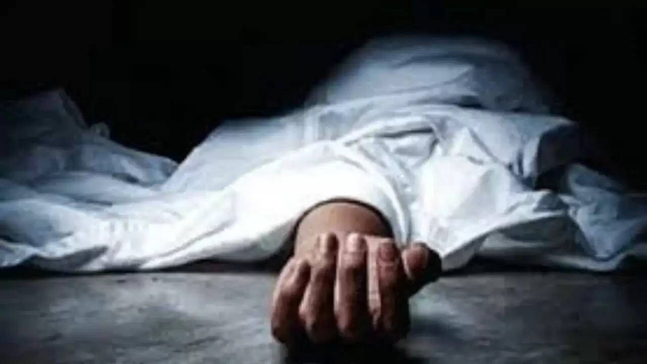 केरल में किसान की आत्महत्या पर बीजेपी और कांग्रेस का विरोध प्रदर्शन