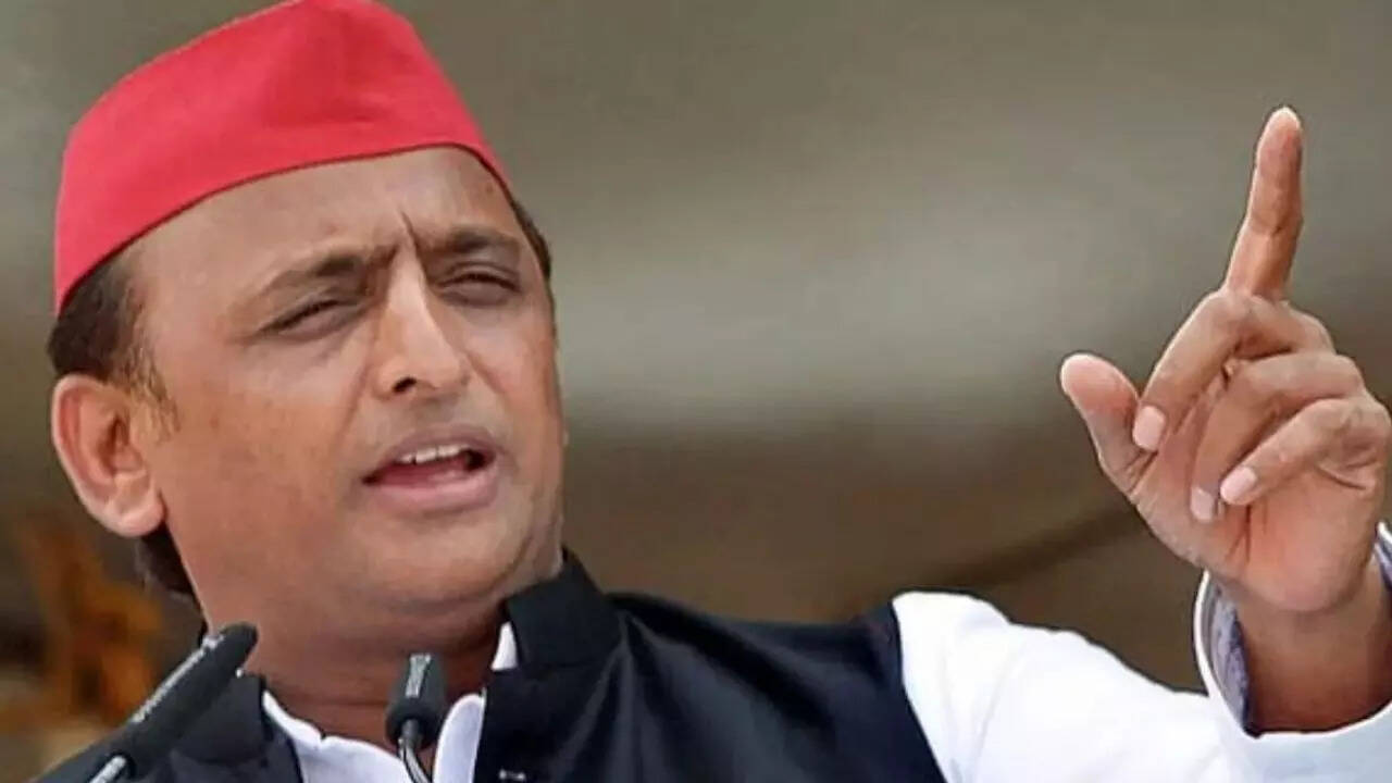 अखिलेश यादव का दीपोत्सव पर विवादित बयान, भाजपा ने किया पलटवार
