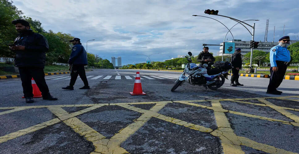 इस्लामाबाद में सुरक्षा बढ़ाई गई, पाकिस्तान ने स्कूल और सरकारी कार्यालय बंद किए