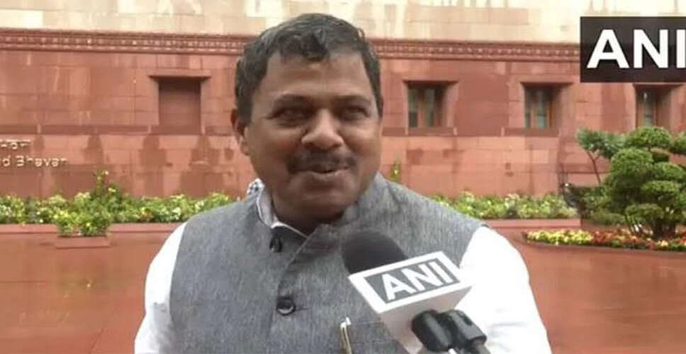 जेडीयू ने गिरधारी यादव को अयोग्य ठहराने की मांग की