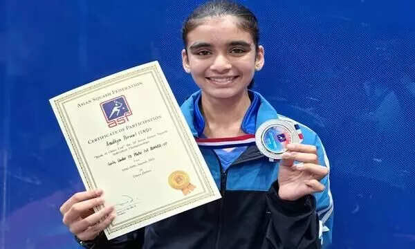 उज्जैन की आराध्या पोरवाल ने स्क्वैश में जीता स्वर्ण पदक, मुख्यमंत्री ने की सराहना