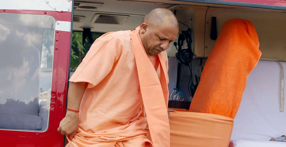 योगी आदित्यनाथ ने अयोध्या में दीपोत्सव के बाद श्रीरामलला के दर्शन किए