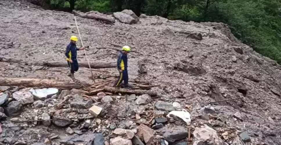 सिलाई बैंड क्षेत्र में भूस्खलन की खबर से आहत, अधिकारियों के निरंतर संपर्क में हूं : सीएम धामी