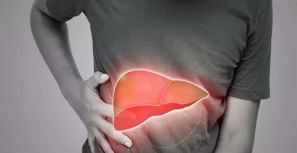 फैटी लिवर के संकेत: जानें कैसे पहचानें और बचें