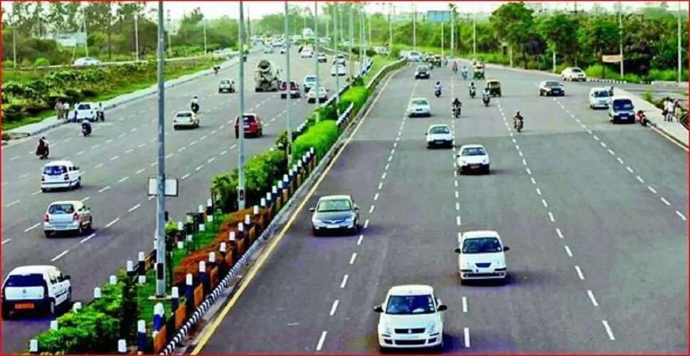 नोएडा एक्सप्रेसवे पर दो शव मिलने से मचा हड़कंप, पुलिस जांच में जुटी