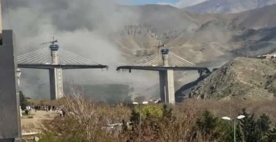 अमेरिका और इजरायल का ईरान पर हमला: प्रमुख स्टील संयंत्र और पुल को किया तबाह