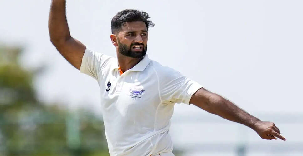 आउकिब नबी की टेस्ट टीम में अनुपस्थिति पर सवाल उठे