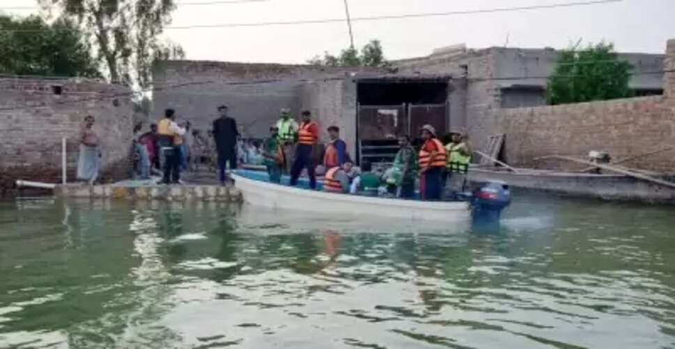 पाकिस्तान के पंजाब प्रांत में बारिश और बाढ़ से 24 लाख लोग प्रभावित, हालात बिगड़ने की आशंका