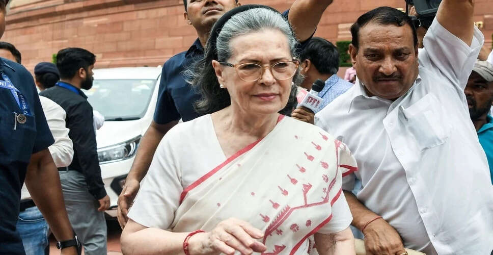 सुप्रीम कोर्ट में जूता फेंकने की कोशिश पर सोनिया गांधी की कड़ी प्रतिक्रिया