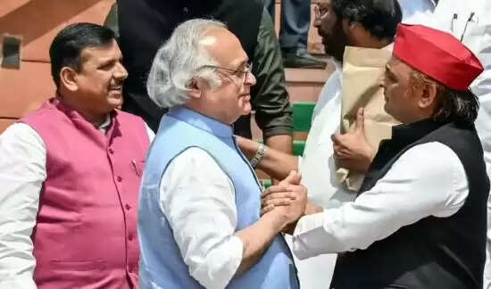 महिला आरक्षण विधेयक पर विपक्ष की एकजुटता से सरकार को झटका