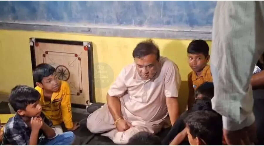 गोलाघाट में बाढ़ की स्थिति का जायजा लेते मुख्यमंत्री, राहत शिविरों की जानकारी दी