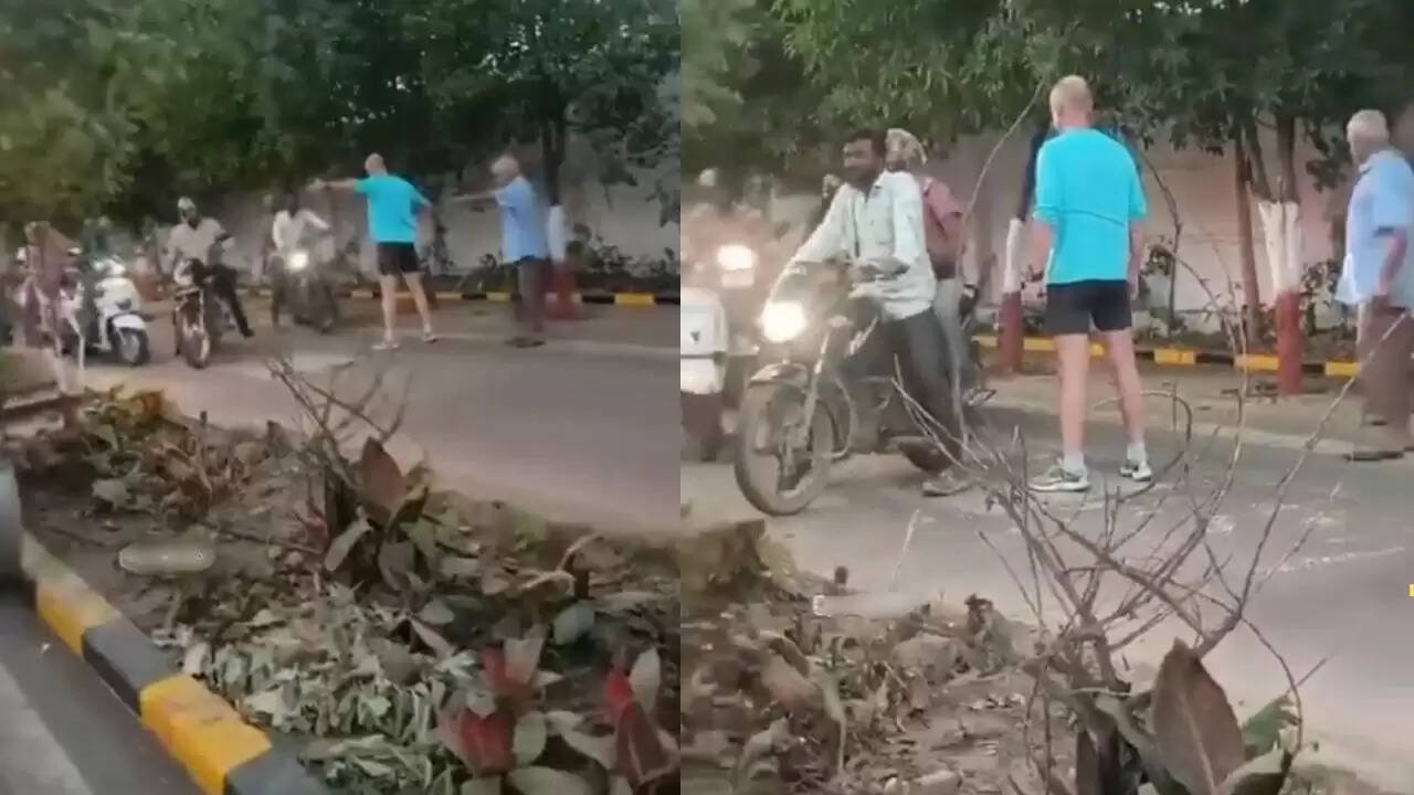 विदेशियों ने पुणे में बाइक सवारों को सिखाया ट्रैफिक नियम