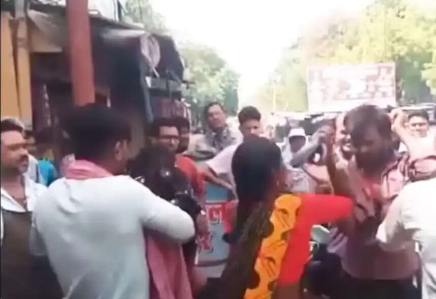ललितपुर बस स्टैंड पर प्रेमी जोड़े का हाई-वोल्टेज ड्रामा