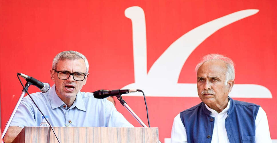 नगरोटा उपचुनाव में बिजली कटने से उमर अब्दुल्ला का असहज पल