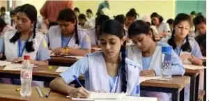 दिलचस्प सवाल: लड़कियां क्या खाती और पहनती हैं?