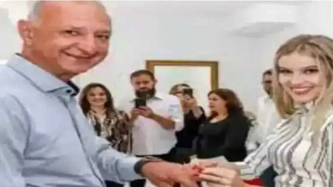 65 वर्षीय करोड़पति की 16 वर्षीय दुल्हन से शादी, विवादों में घिरे मेयर