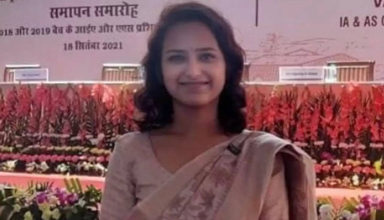 IAS शैलजा पांडे का कैडर ट्रांसफर: जानें उनकी सफलता की कहानी