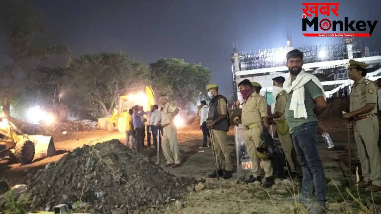वाराणसी में 200 साल पुरानी मस्जिद का ध्वस्तीकरण: मल्टी-मॉडल टर्मिनल का निर्माण