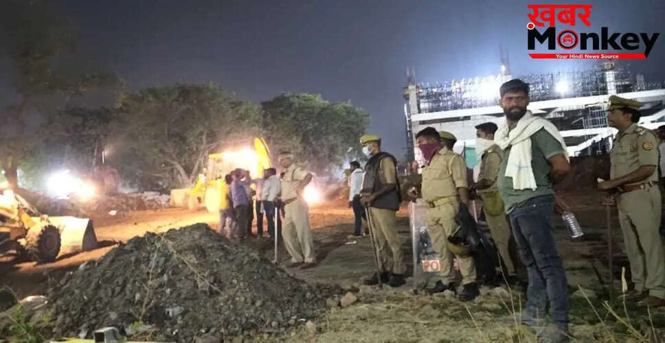 वाराणसी में 200 साल पुरानी मस्जिद का ध्वस्तीकरण: मल्टी-मॉडल टर्मिनल का निर्माण