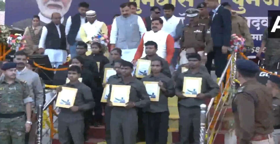 मध्य प्रदेश में 10 नक्सलियों का आत्मसमर्पण, सीएम का नक्सलवाद समाप्त करने का संकल्प