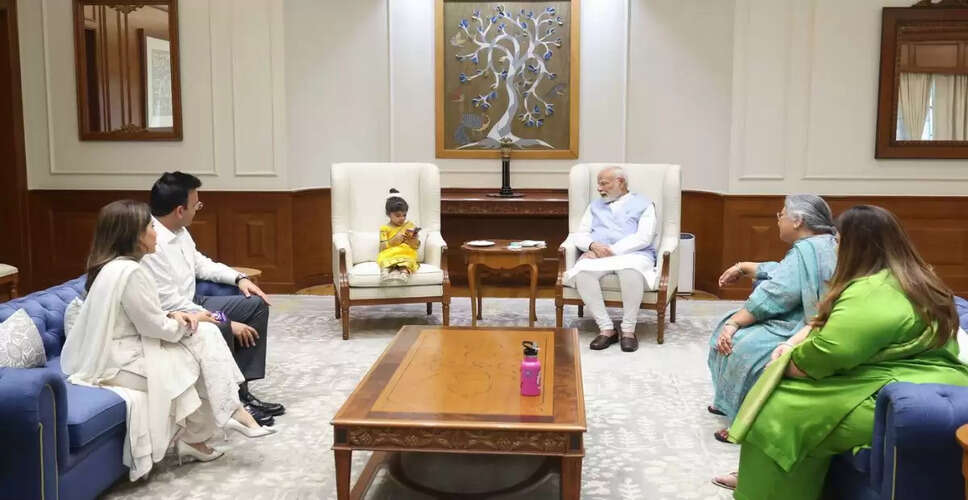 प्रधानमंत्री मोदी ने अरुण जेटली के परिवार से की मुलाकात