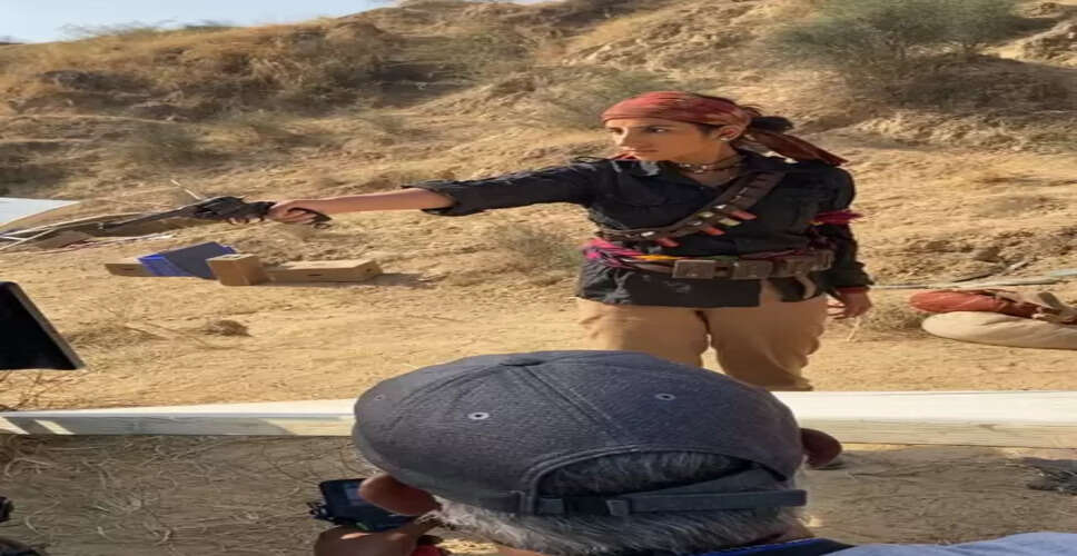 पारुल गुलाटी ने 'दोनाली' के लिए ली बंदूक चलाने की ट्रेनिंग, कहा- 'स्क्रीन पर दिखना चाहती हूं दमदार'