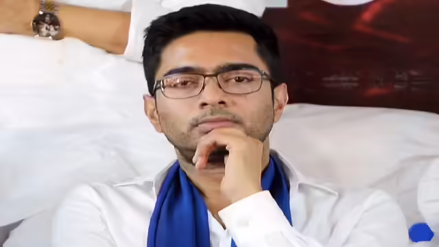 कलकत्ता हाईकोर्ट ने अभिषेक बनर्जी की विदेश यात्रा पर लगाई रोक