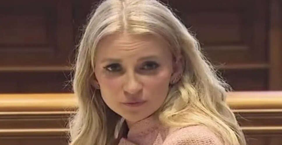 पूर्व पुलिस अधिकारी को हमले के आरोप से बरी किया गया