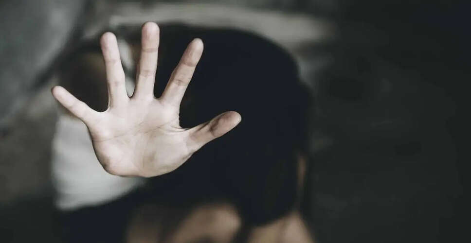 नाबालिग लड़की ने अपने परिवार के सदस्यों पर दुष्कर्म का आरोप लगाया