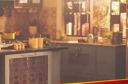क्या किचन स्लैब पर रोटी बेलना सही है? जानें वास्तु शास्त्र के अनुसार