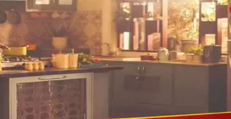 क्या किचन स्लैब पर रोटी बेलना सही है? जानें वास्तु शास्त्र के अनुसार