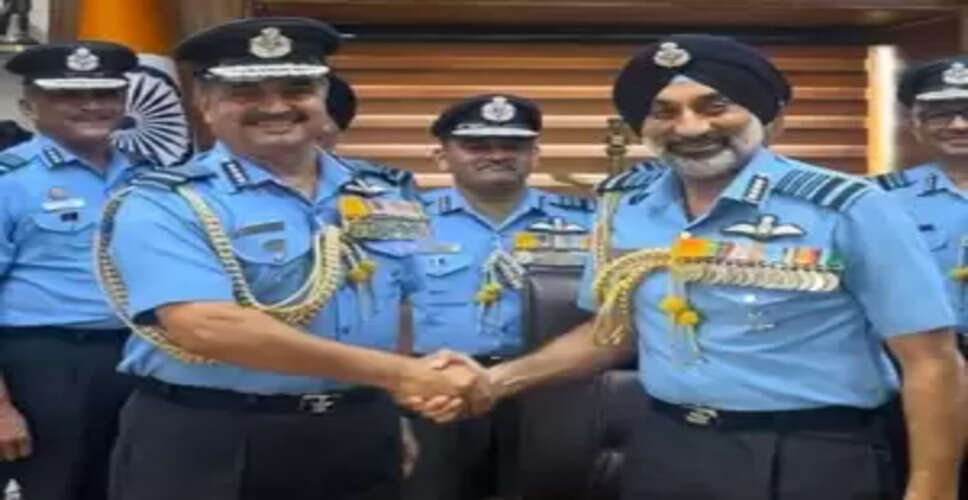 वीआर चौधरी ने भारतीय वायु सेना की कमान नवनियुक्त प्रमुख अमर प्रीत सिंह को सौंपी