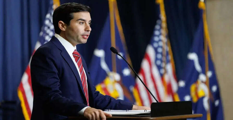 अमेरिकी श्रम सचिव लॉरी चावेज-डीरेमर ने दिया इस्तीफा