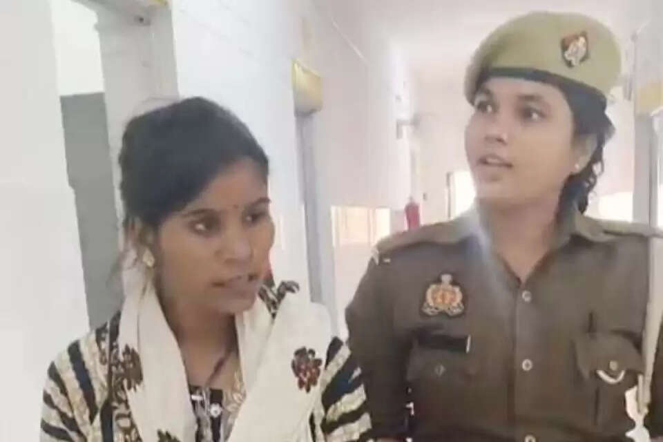 गाजीपुर में दहेज हत्या के मामले में जिंदा मिली महिला, प्रेमी के साथ रह रही थी