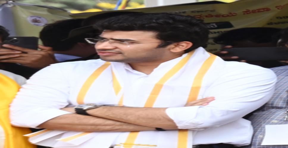 अखिलेश पर तेजस्वी सूर्या का बड़ा हमला, बोले दिल्ली नहीं जा पाएंगे वाइफ हसबैंड