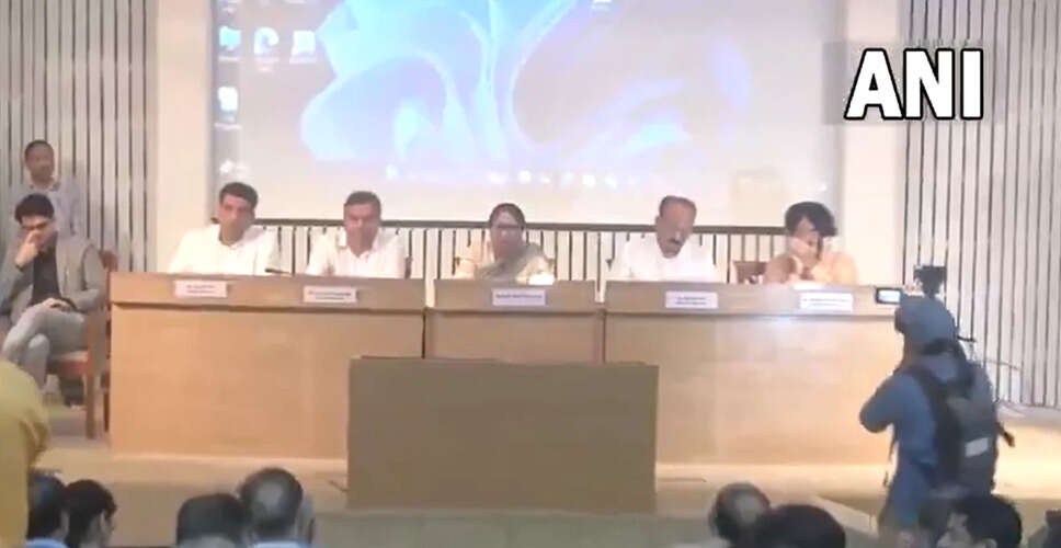 दिल्ली में कांवड़ यात्रा की तैयारी: मुख्यमंत्री रेखा गुप्ता की बैठक