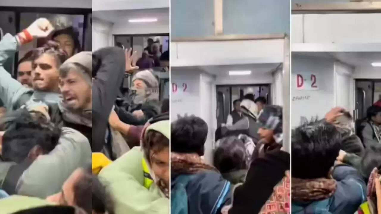 चलती ट्रेन में यात्रियों के बीच हुई हिंसक झड़प का वीडियो वायरल