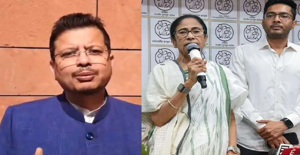 बंगाल की राजनीति में ममता बनर्जी को दो बड़े झटके