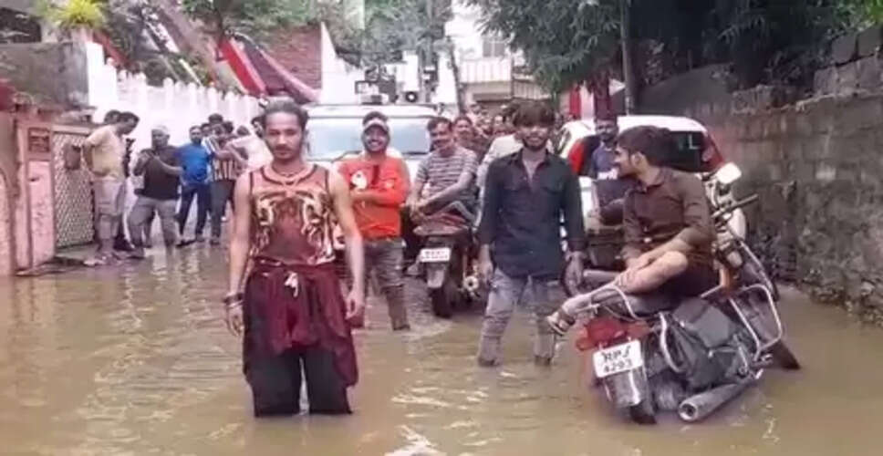 राजस्थान : उदयपुर में बाढ़ का कहर, आहड़ नदी के उफान से घर-गाड़ियां जलमग्न, प्रशासन अलर्ट